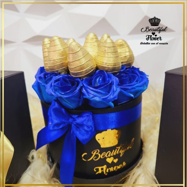 rosas azules Caja de rosas y fresas Blue