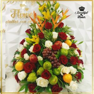 Ramo de flores y fruta