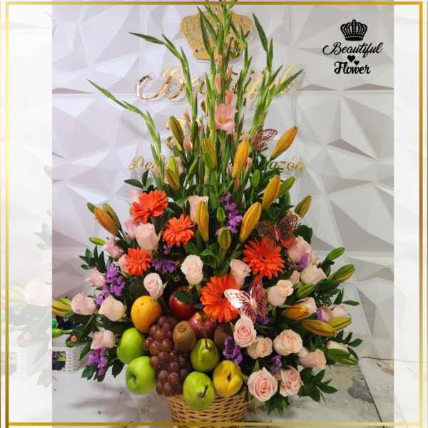 Ramo de flores con fruta