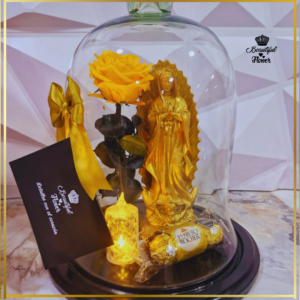 Rosa Amarilla con Virgen Decorativa en Cúpula de Cristal – Rosa preservada cupula grande